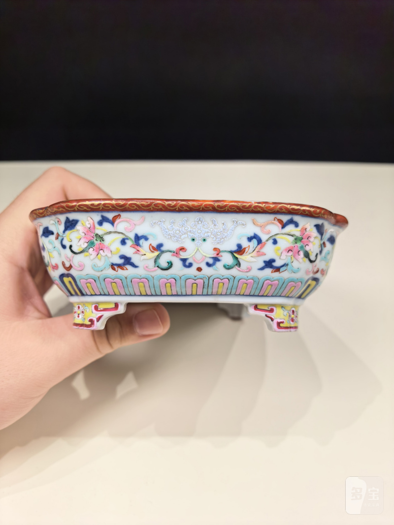 清乾隆 青花洋彩四方倭角水仙盆 - 图6